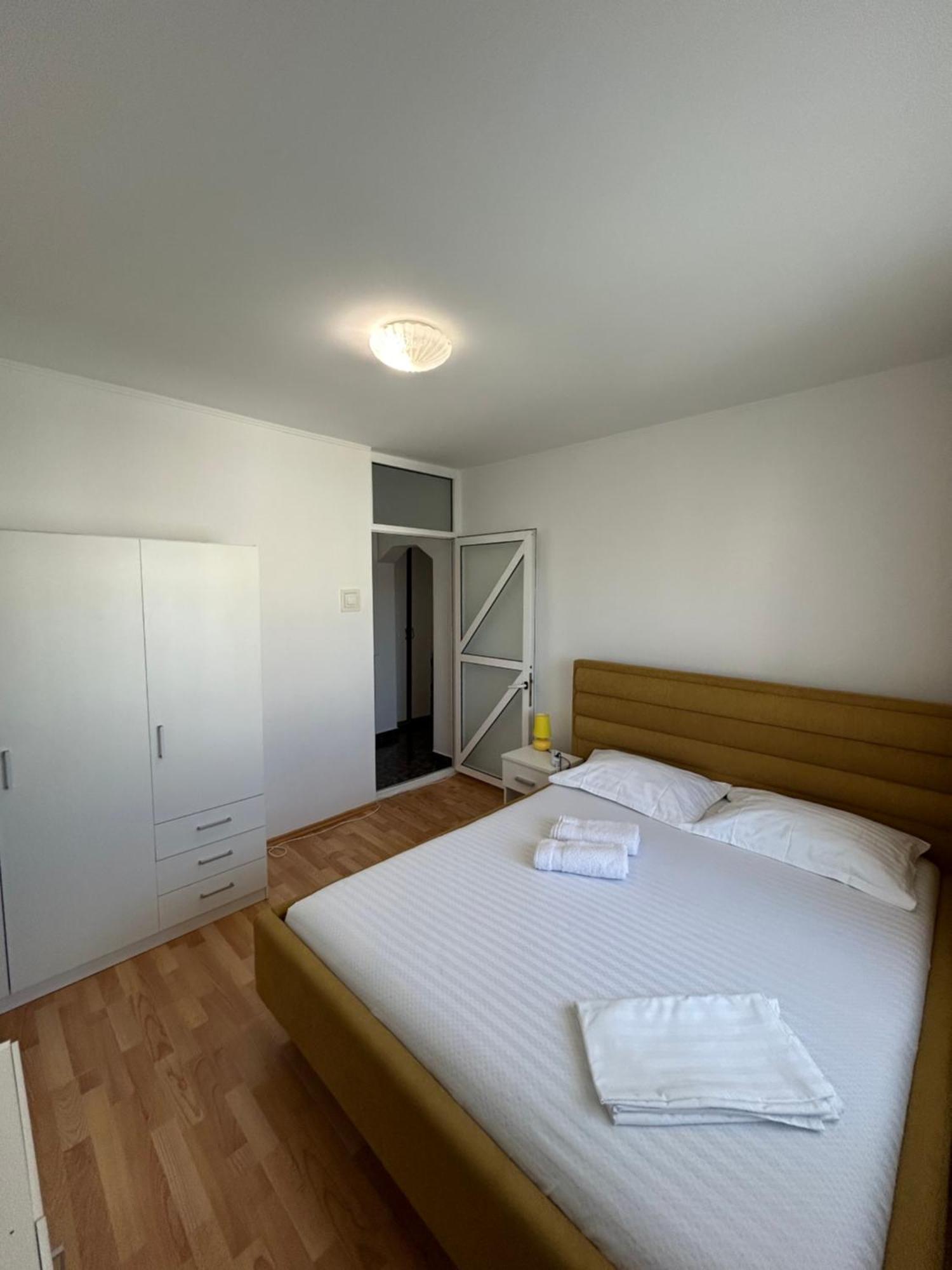 Sj Apartment Тулча Экстерьер фото